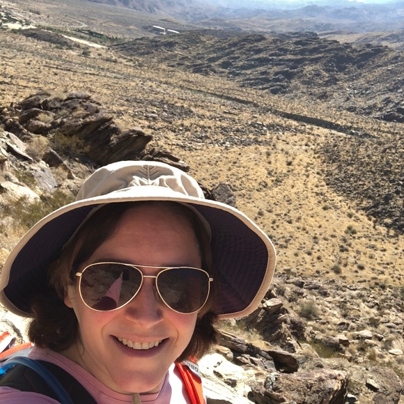 Meet your Posher, Cynthia - Picture 1 of 6